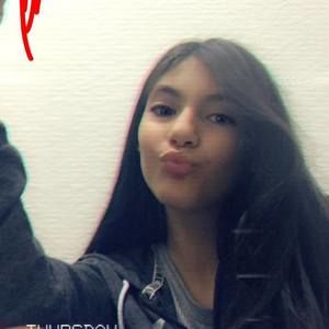 Meet your Posher, Yessenia